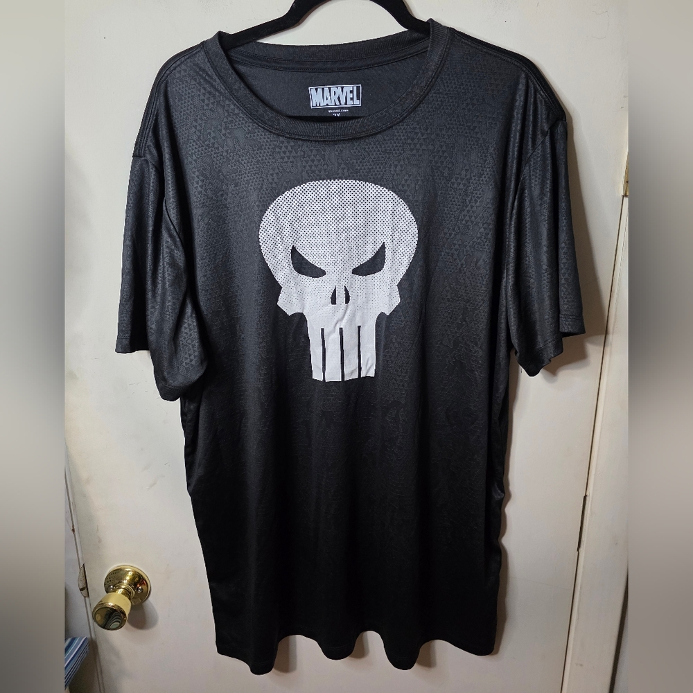 MARVEL COMICS THE PUNISHER Men's Black Short Sleeve Activewear T-Shirt Size 2X